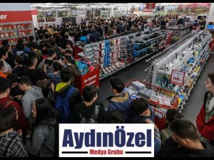 OPPO’nun MediaMarkt’taki Deneyim Alanı Açılışına Yüzlerce Kişi Akın Etti